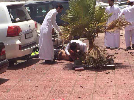 Daesh atenta contra una mezquita en Arabia Saudita El terrorismo golpea otra vez en Arabia Saudita